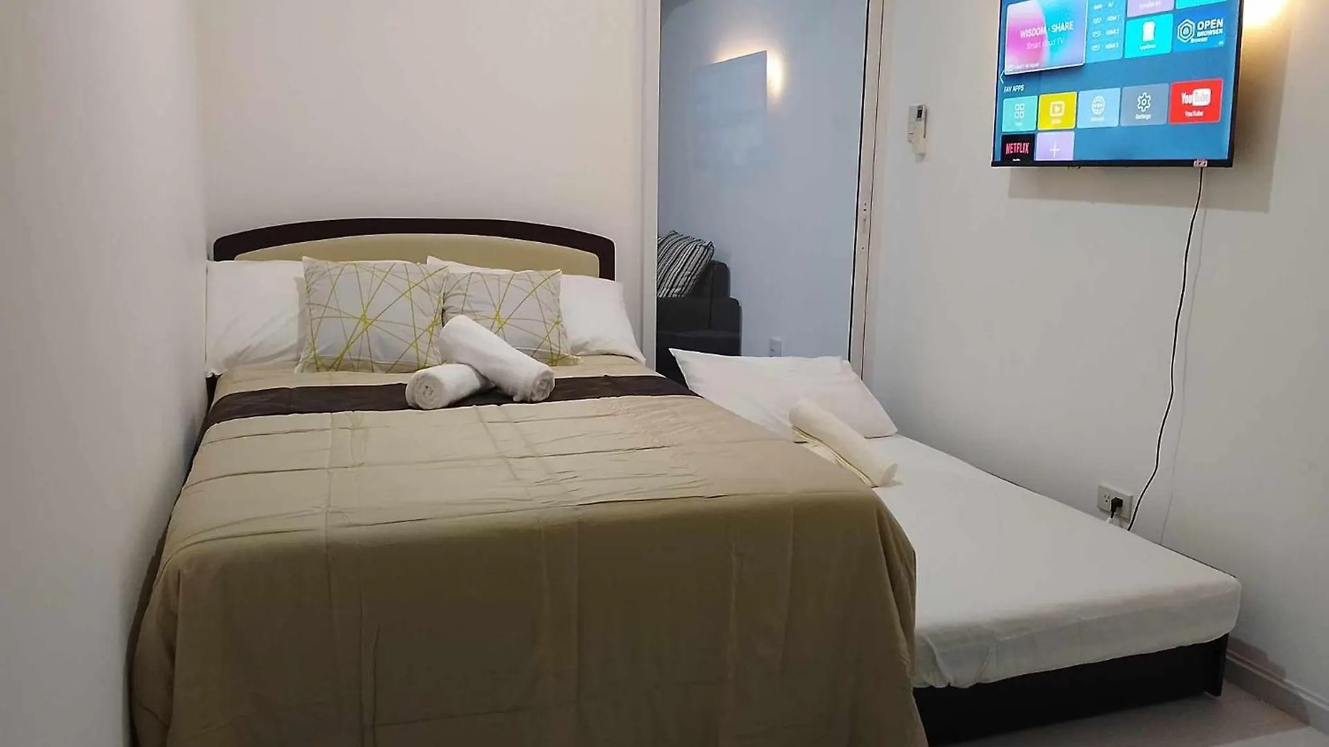 Azure Staycation Paranaque City 0*,  菲律宾