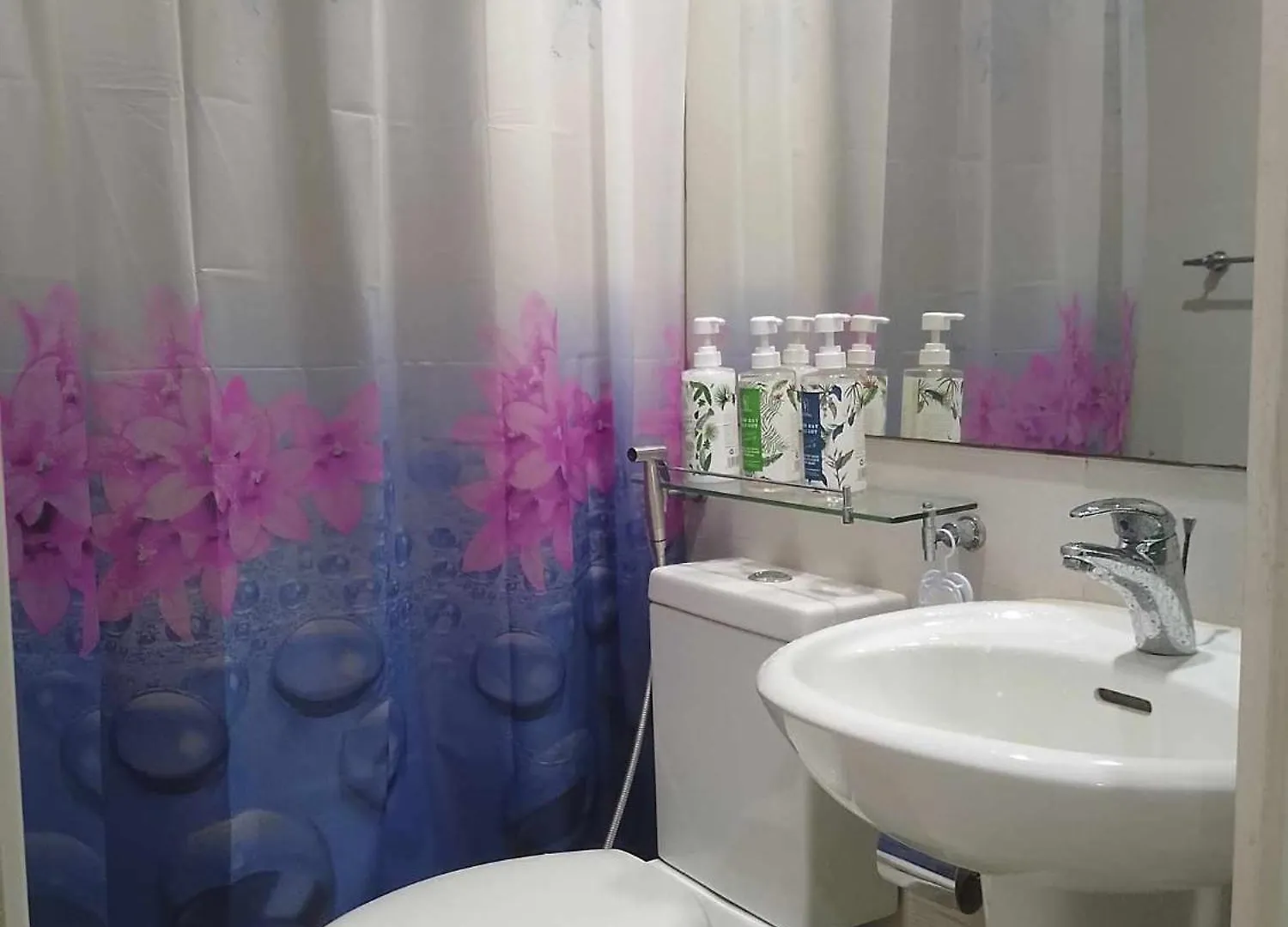 Azure Staycation Paranaque City 公寓式酒店
