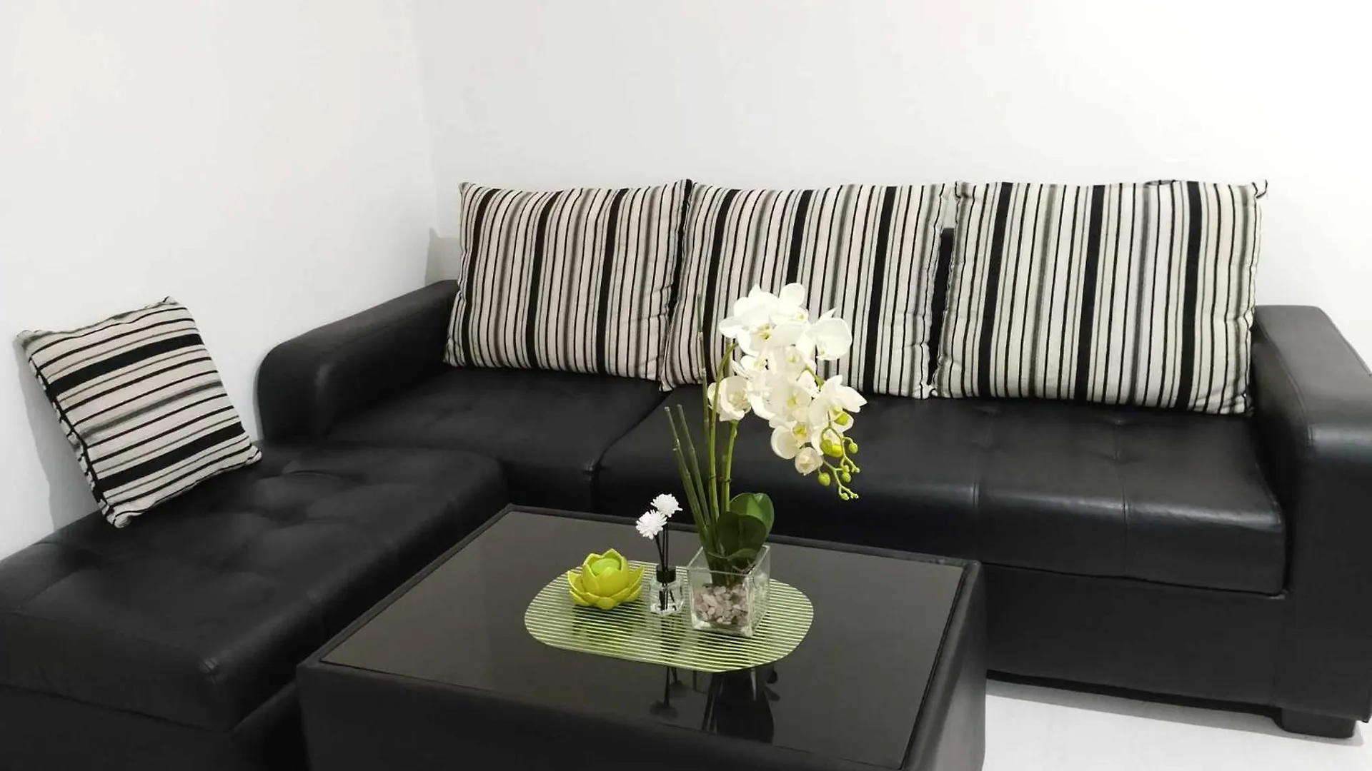 Aparthotel Azure Staycation Paranaque City